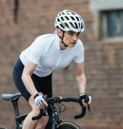 Craft Essence Fietsshirt Wit Dames -Craft 1907133 900000 essence jersey f preview 2